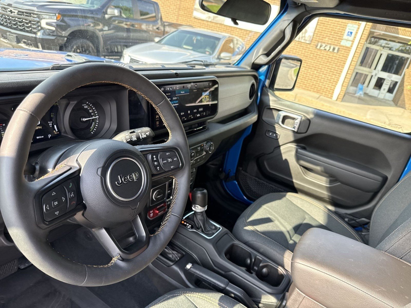 Used 2024 Jeep Wrangler Unlimited AWD/4WD image 19