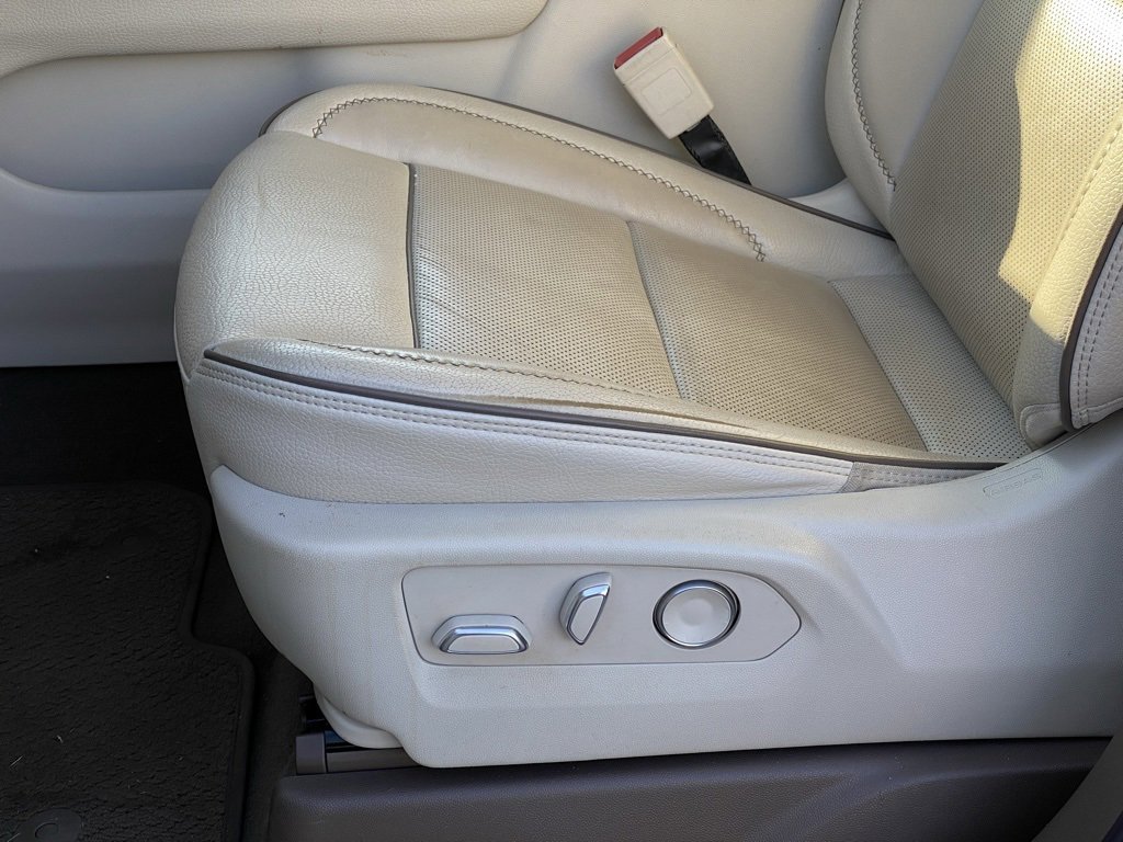 Used 2021 GMC Yukon Denali w/ Advanced Technology Package image 10