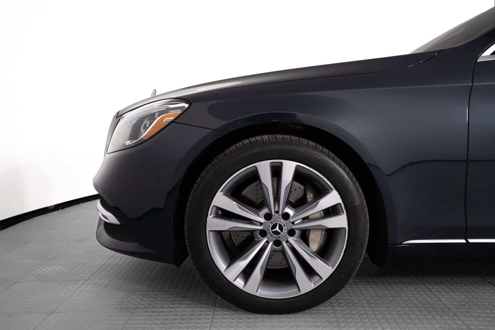Used 2018 Mercedes-Benz S 560 Sedan image 14