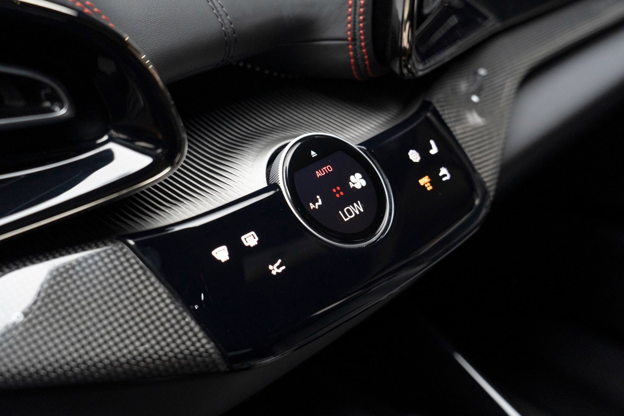 Used 2023 Ferrari Purosangue AWD/4WD image 25