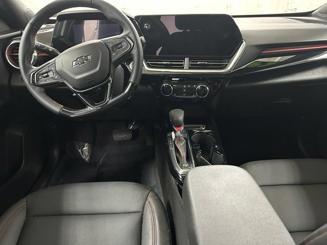 Used 2024 Chevrolet Trax RS w/ Sunroof Package FWD image 16