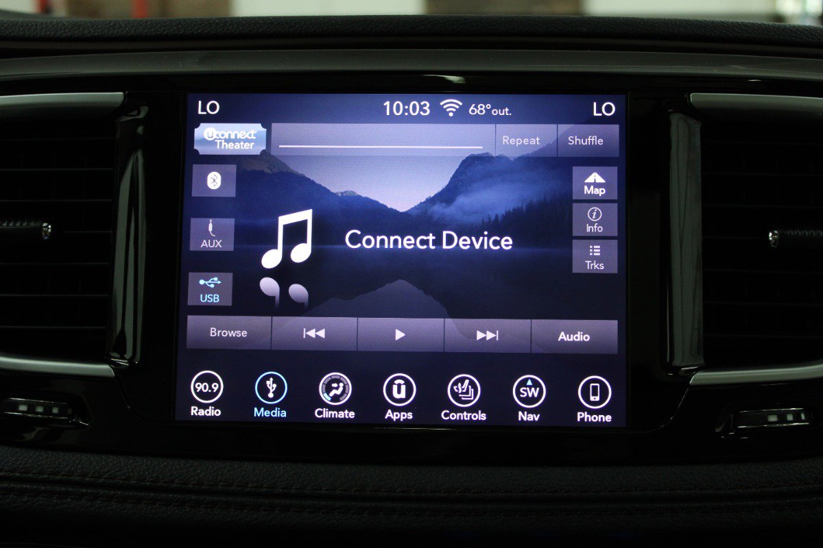 Used 2018 Chrysler Pacifica Limited w/ Advanced Safetytec Group FWD image 30