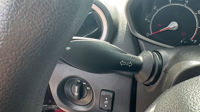 Used 2013 Ford Fiesta SE w/ Moon & Mood Pkg image 17