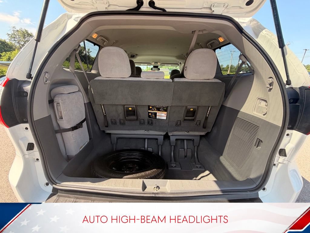 Used 2019 Toyota Sienna LE FWD image 9