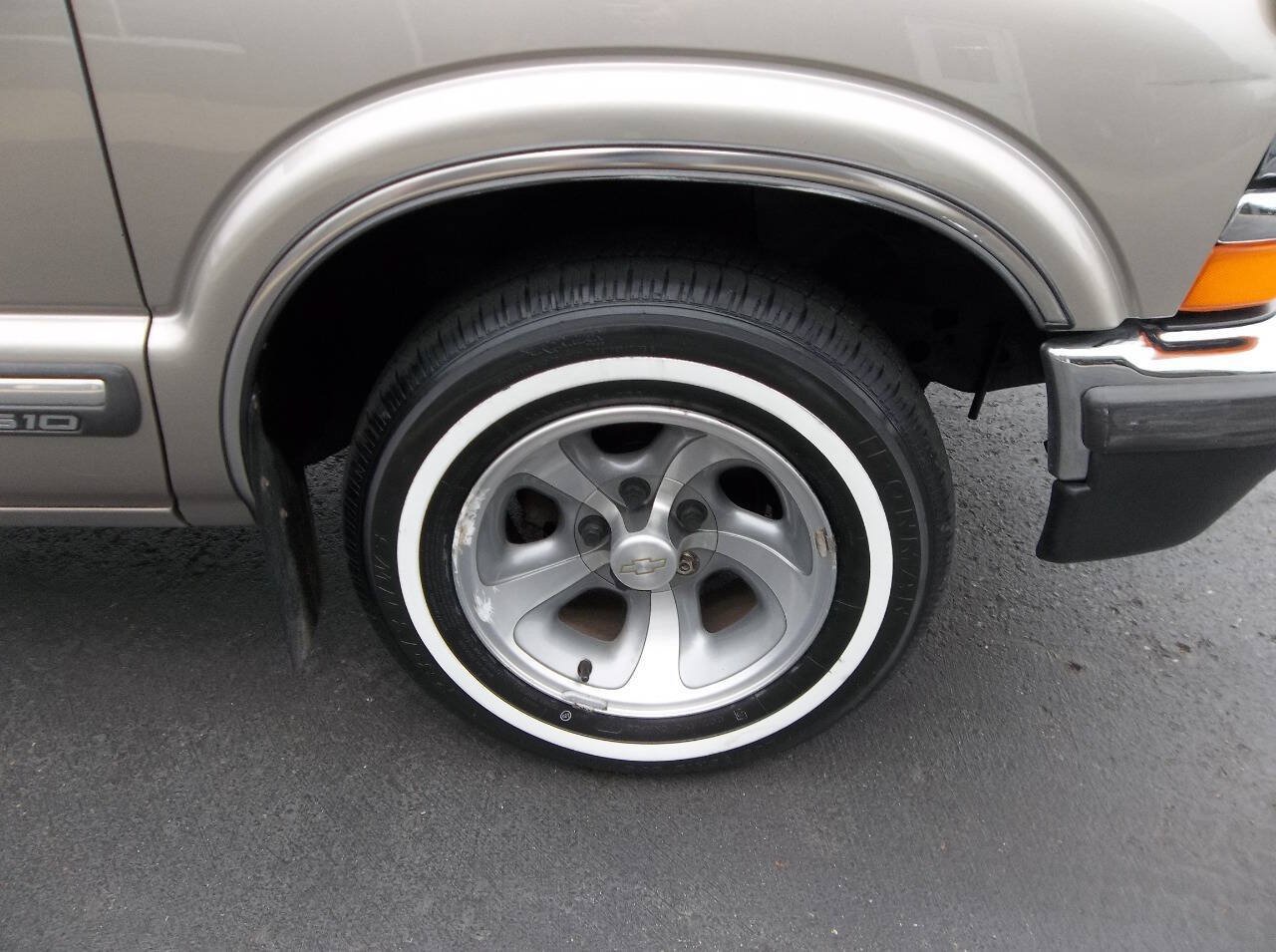 Used 1998 Chevrolet S10 Pickup LS w/ Preferred Equipment Group RWD image 13
