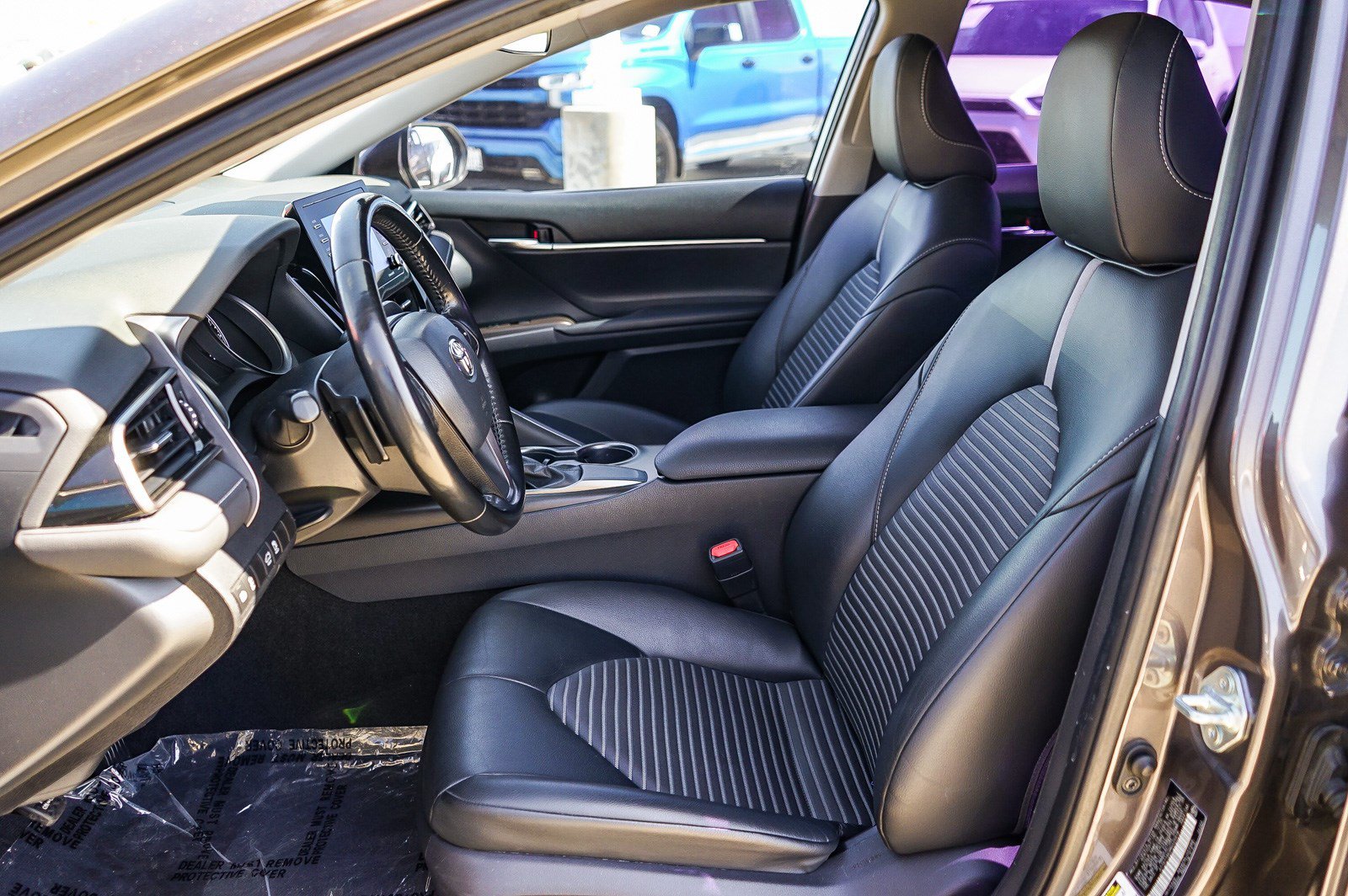 Used 2021 Toyota Camry SE w/ Carpet Mat Package (TMS) FWD image 17