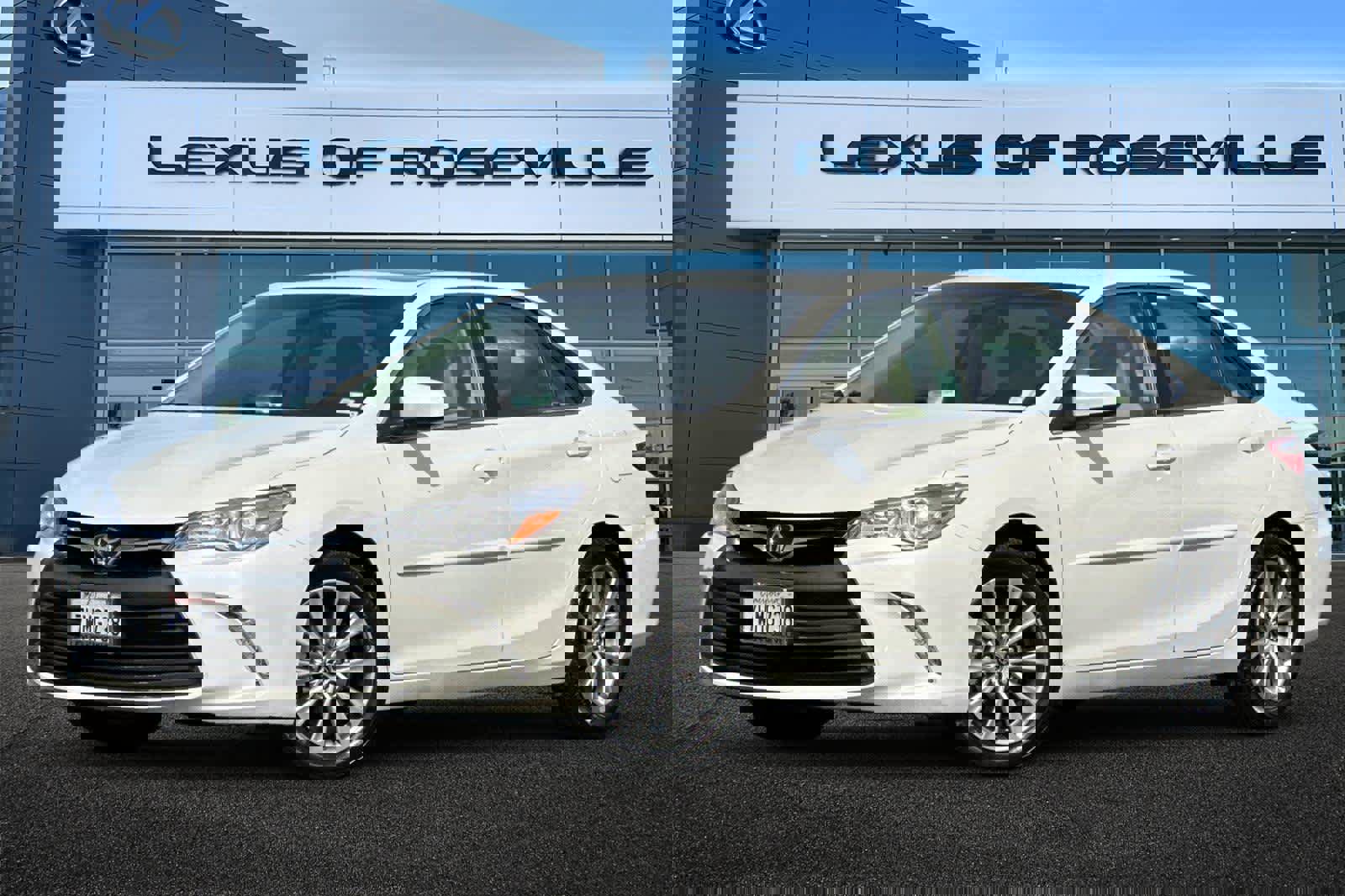 Used 2017 Toyota Camry XLE image 1