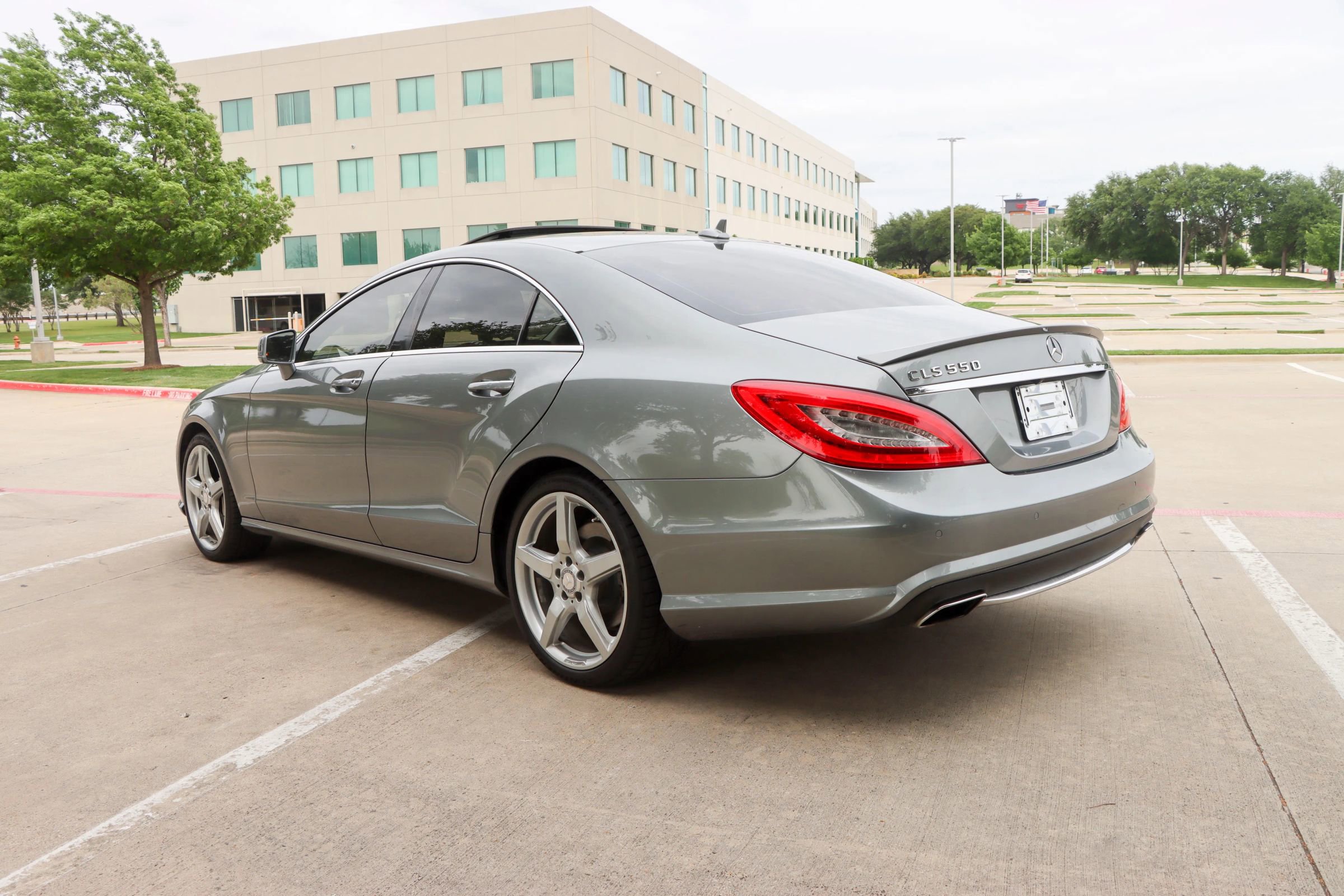 Used 2014 Mercedes-Benz CLS 550 w/ Premium 1 Package image 5