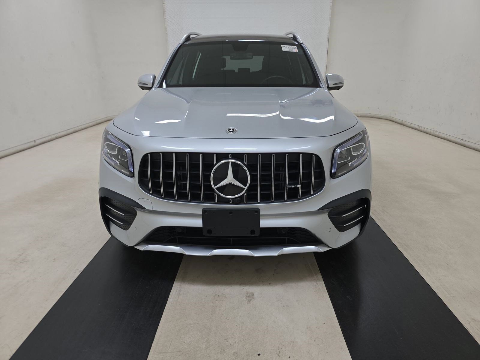Used 2023 Mercedes-Benz GLB 35 AMG 4MATIC image 3