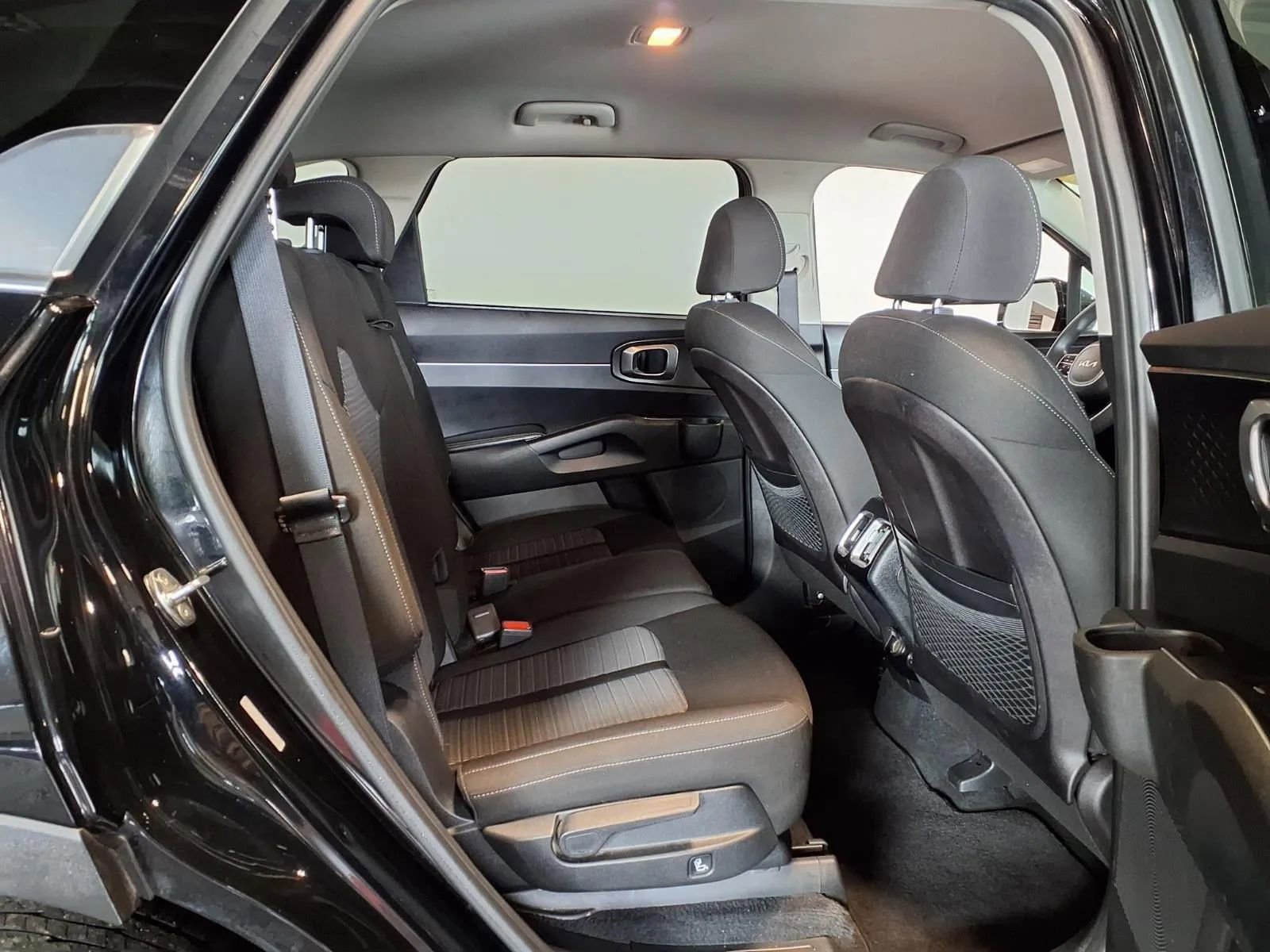 Used 2022 Kia Sorento LX AWD/4WD image 10