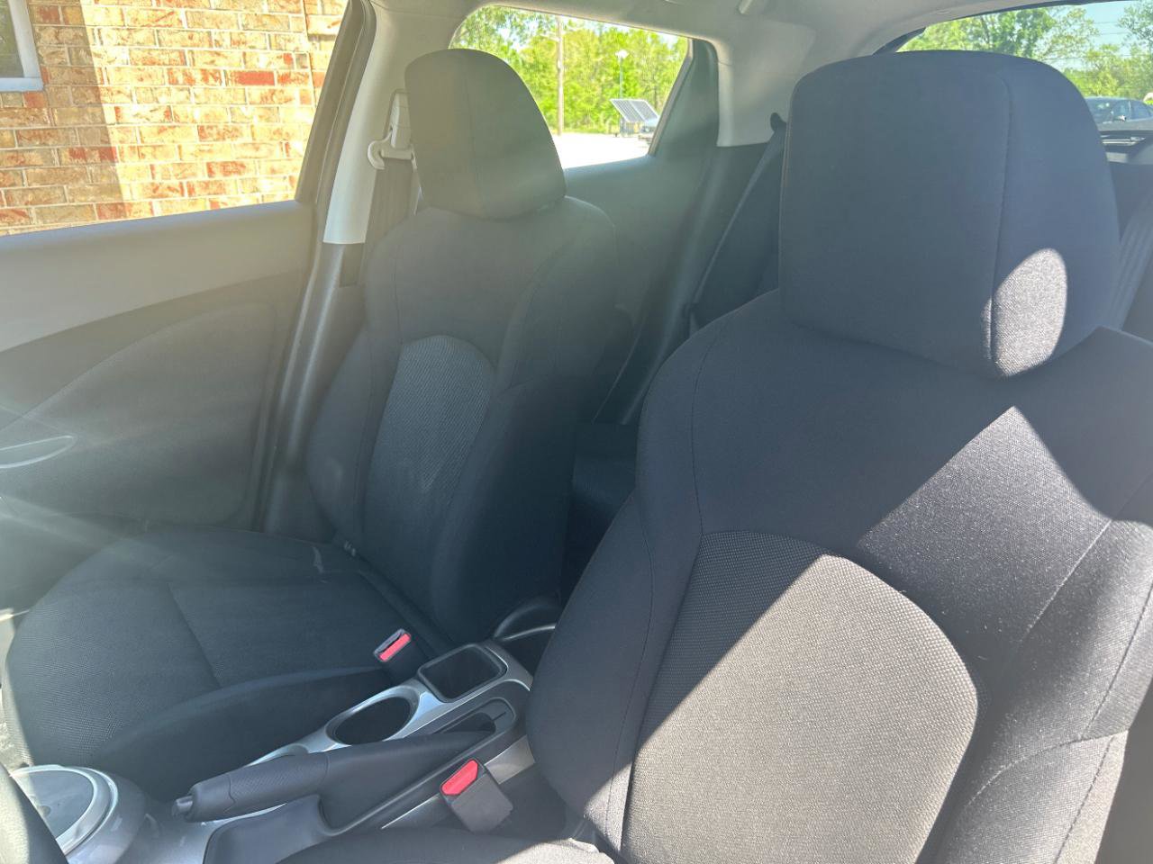 Used 2014 Nissan Juke S FWD image 17