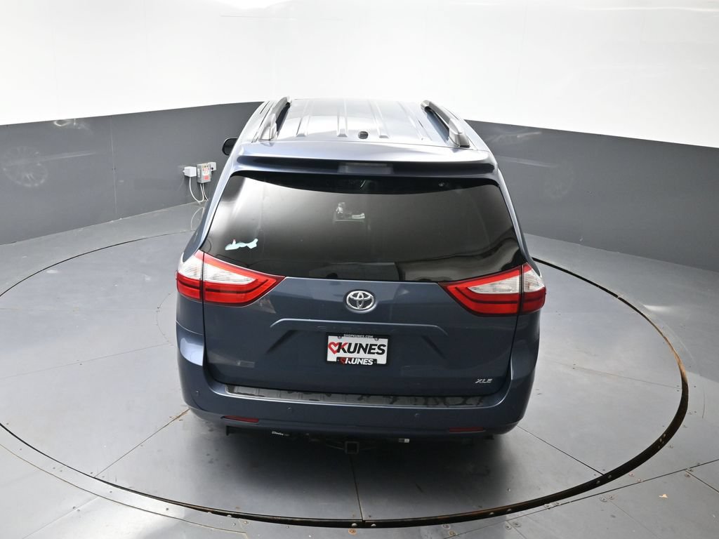 Used 2017 Toyota Sienna XLE w/ XLE Navigation Package FWD image 21