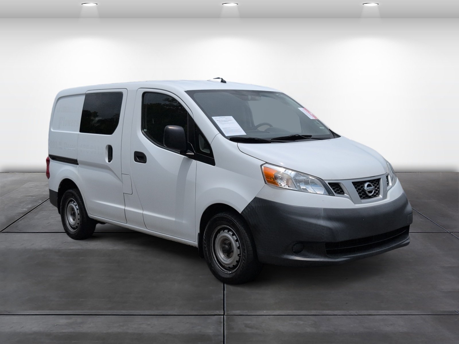 Used 2015 Nissan NV200 SV w/ Back Door Glass Package FWD image 2