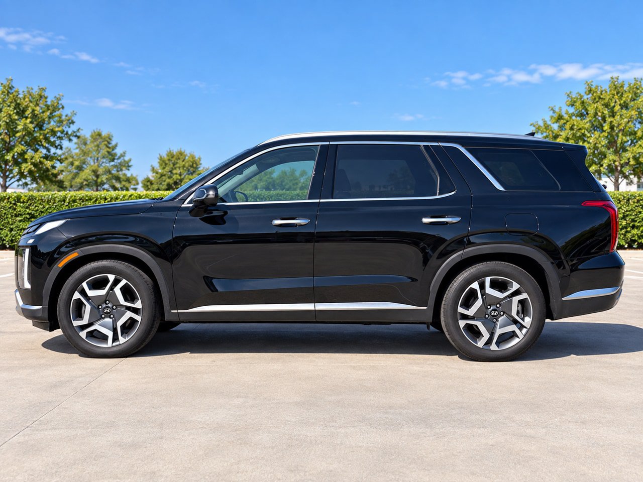 Used 2025 Hyundai Palisade SEL FWD image 9