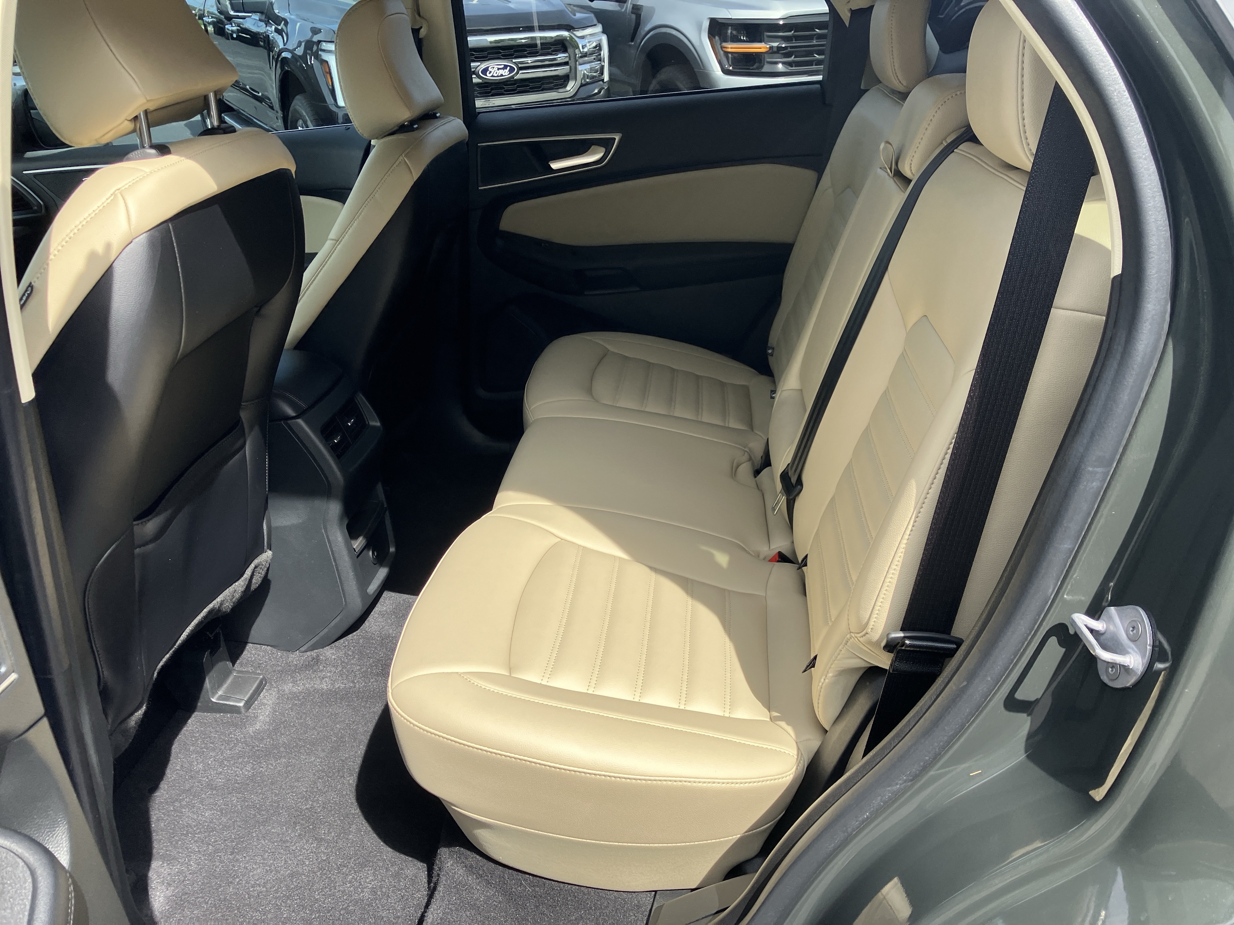 Used 2024 Ford Edge SEL w/ Class II Trailer Tow Package AWD/4WD image 16