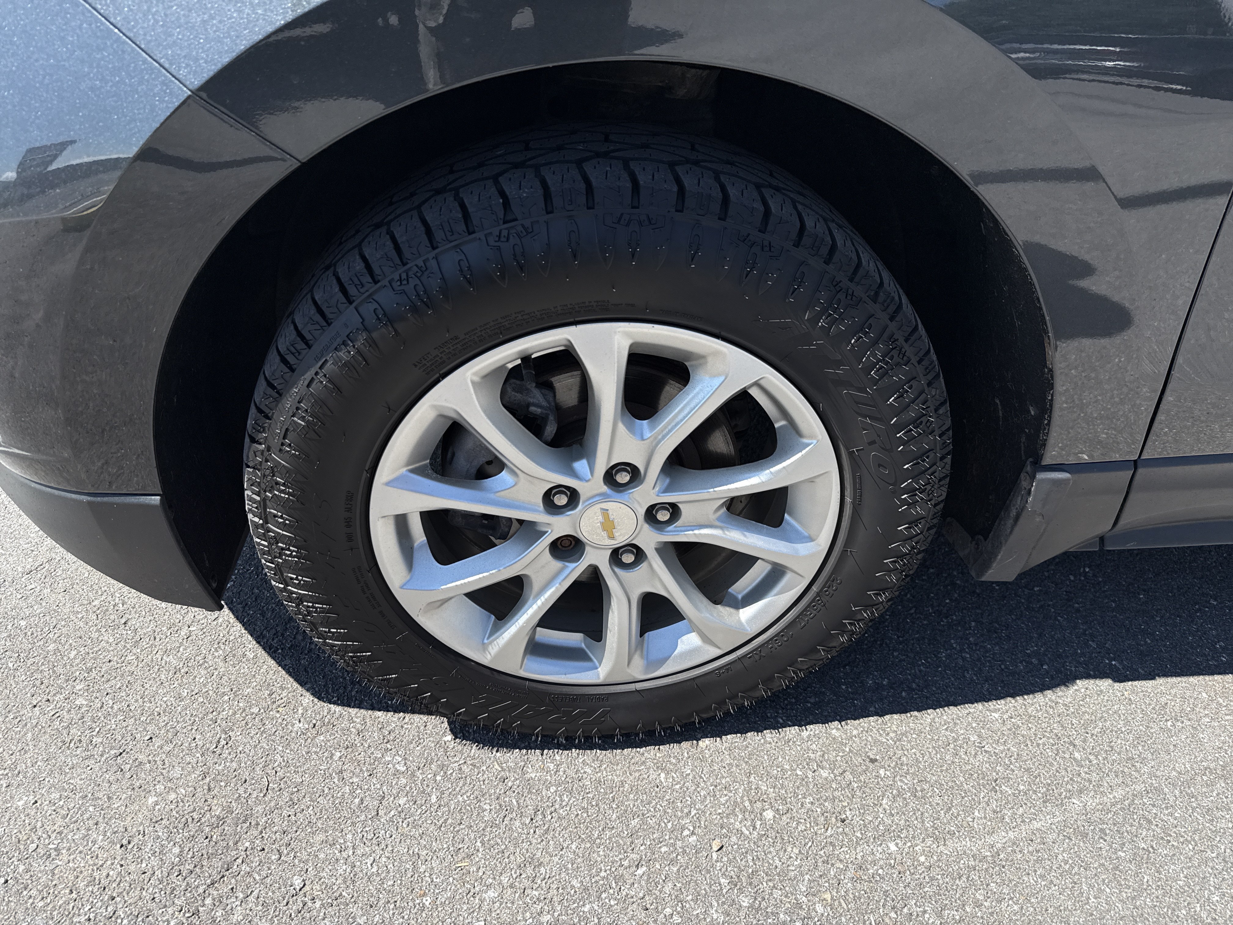 Used 2021 Chevrolet Equinox LS AWD/4WD image 11
