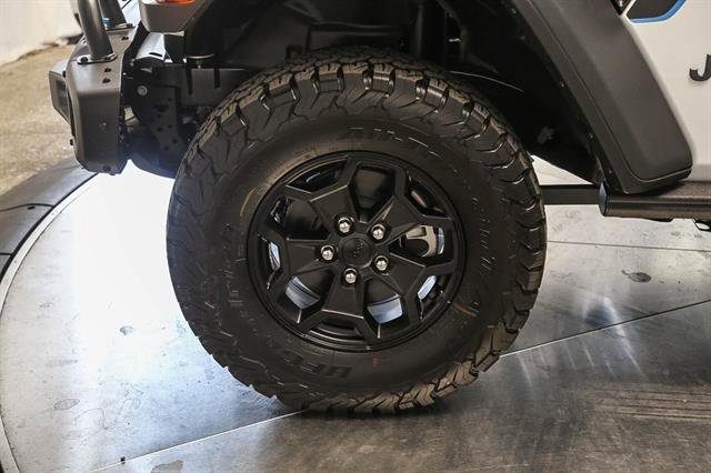 New 2023 Jeep Wrangler Unlimited Rubicon 4xe image 10