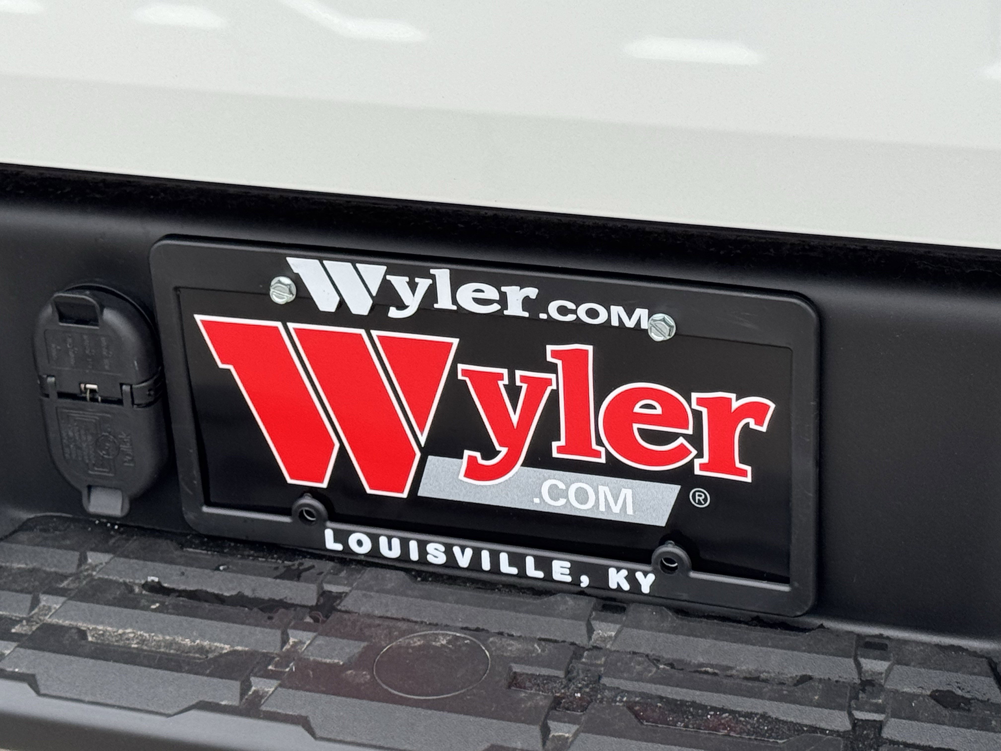 Certified 2025 Nissan Frontier SV w/ SV Convenience Package image 43