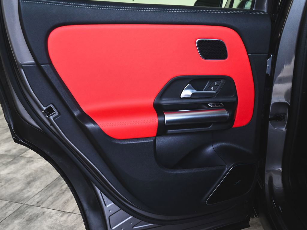 Used 2024 Mercedes-Benz GLA 35 AMG 4MATIC image 11