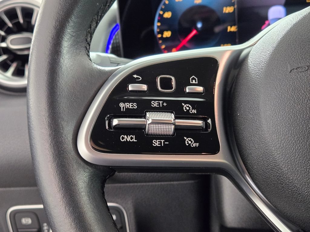 Used 2022 Mercedes-Benz GLB 250 4MATIC image 26
