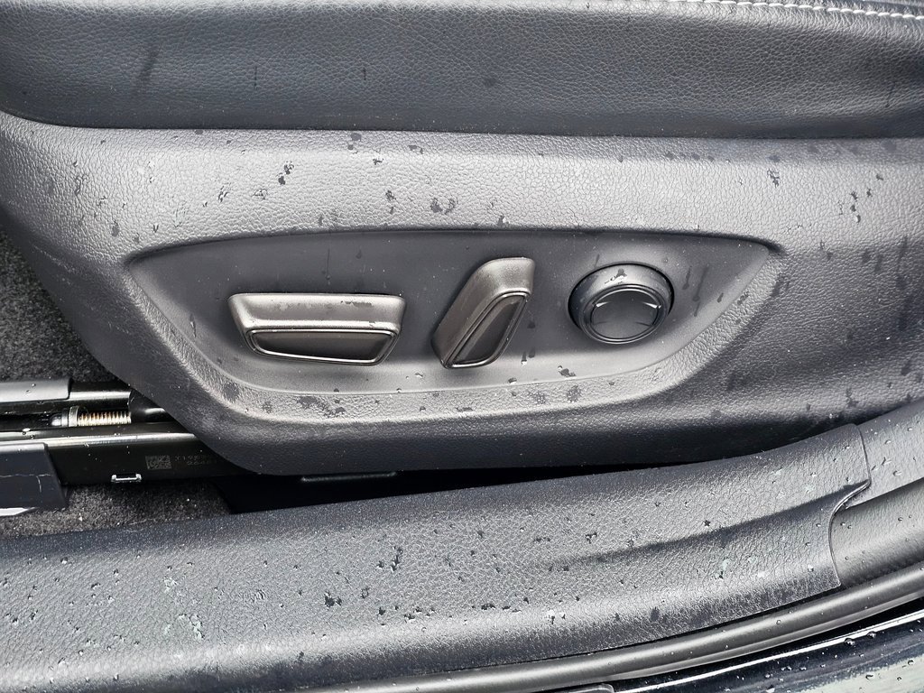 Used 2019 Toyota Camry XSE image 33