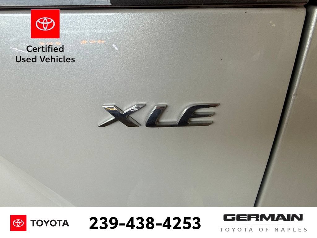 Used 2023 Toyota Corolla Cross XLE w/ Convenience Package FWD image 5