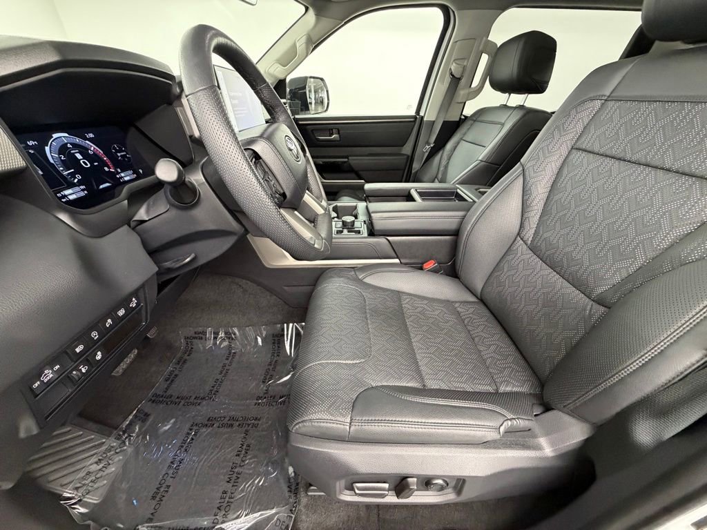Used 2024 Toyota Tundra Limited AWD/4WD image 22