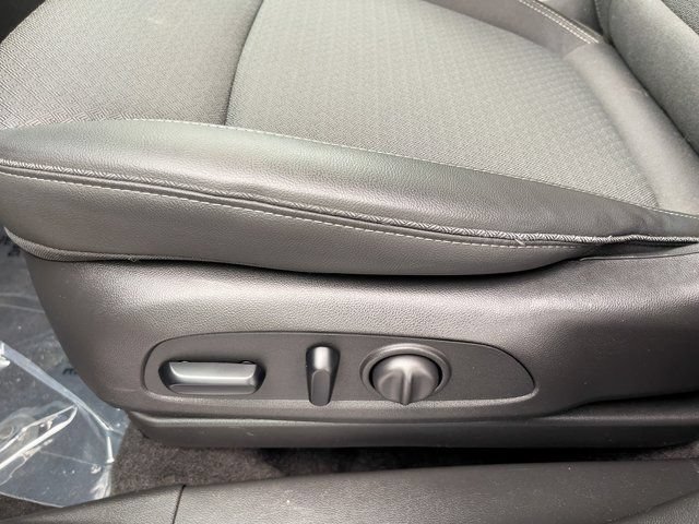 Used 2024 Buick Encore GX Preferred w/ Comfort Package AWD/4WD image 17