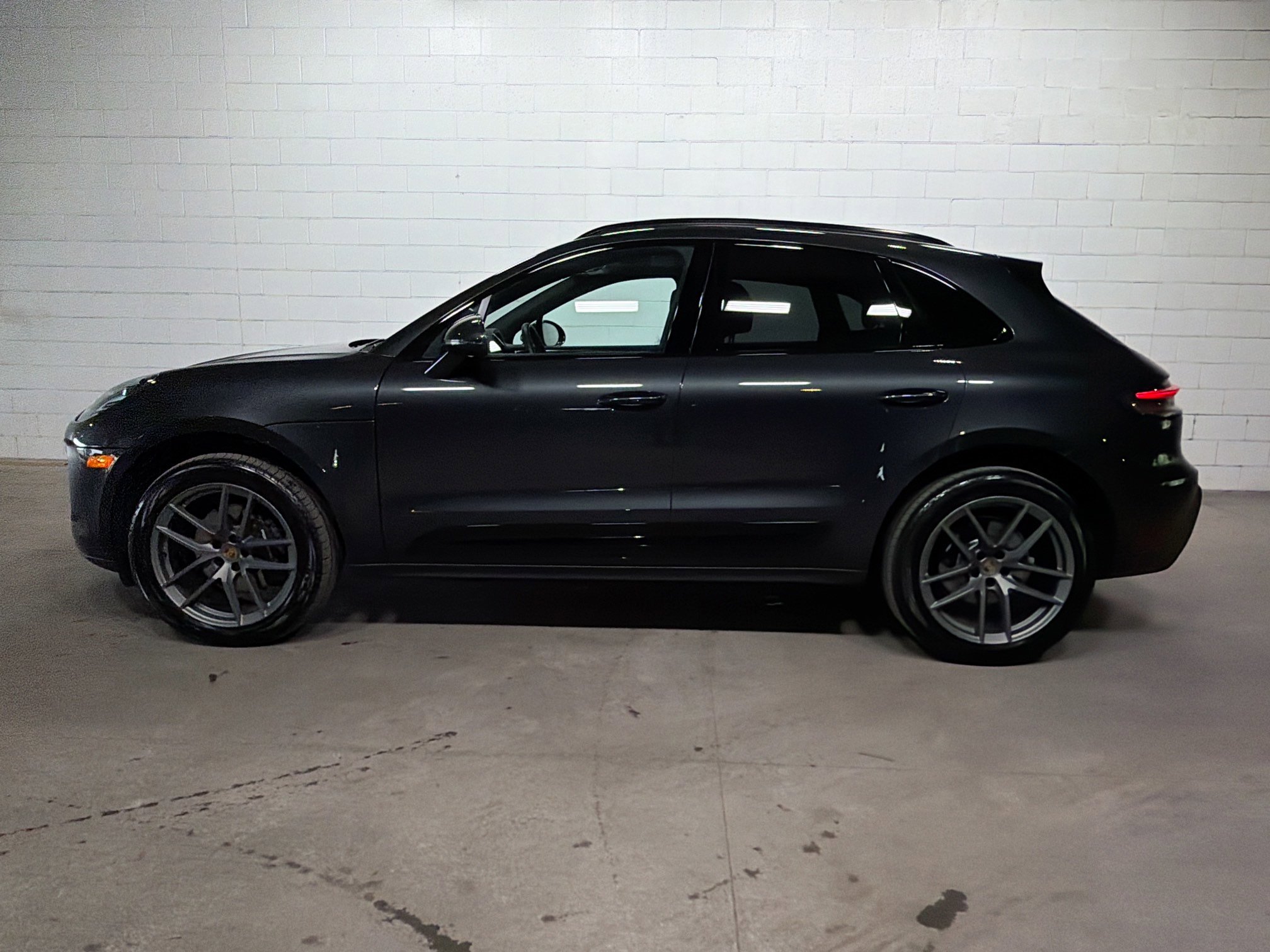 Certified 2026 Porsche Macan AWD/4WD image 2