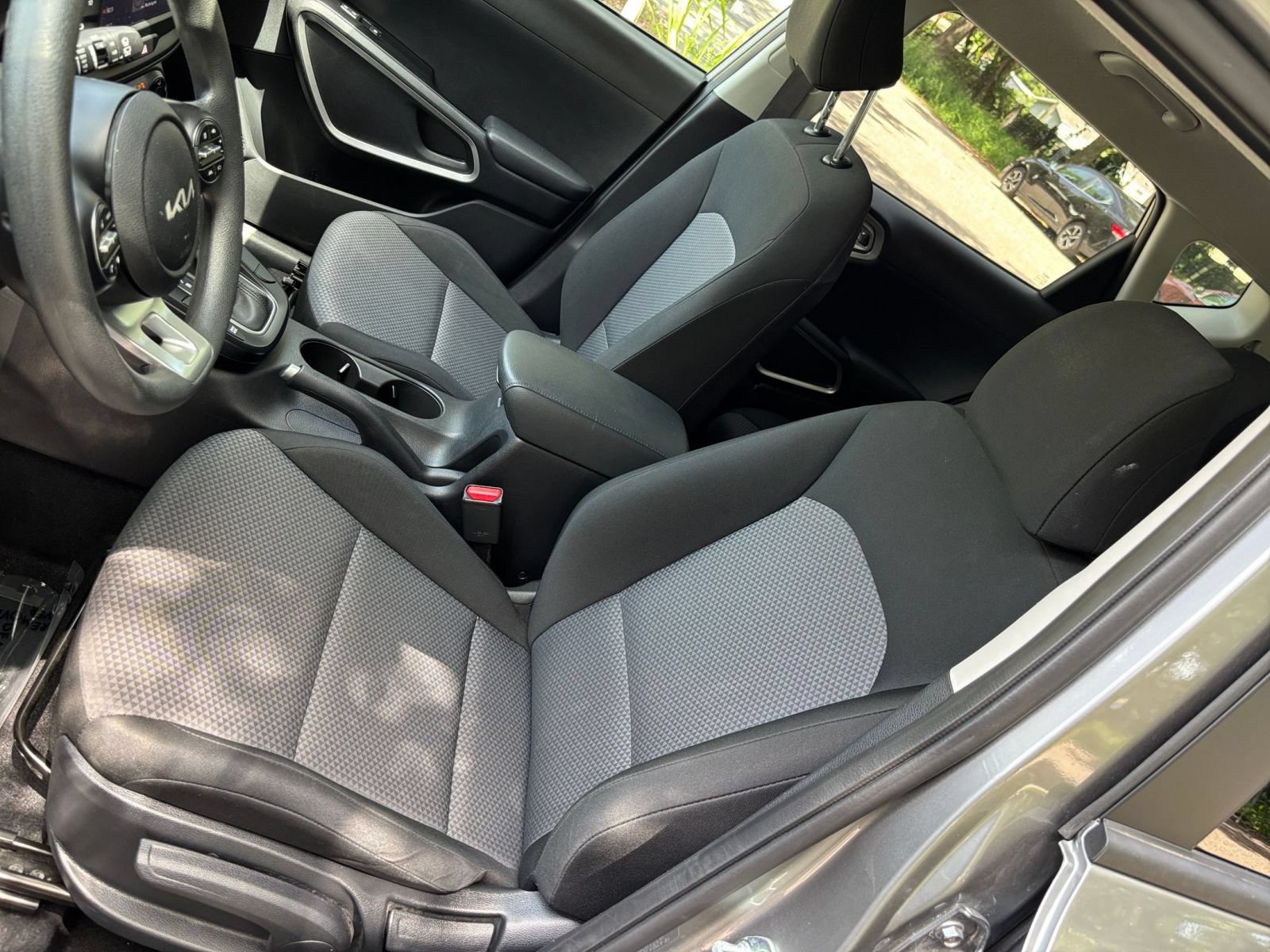 Used 2025 Kia Soul LX w/ LX Technology Package FWD image 33