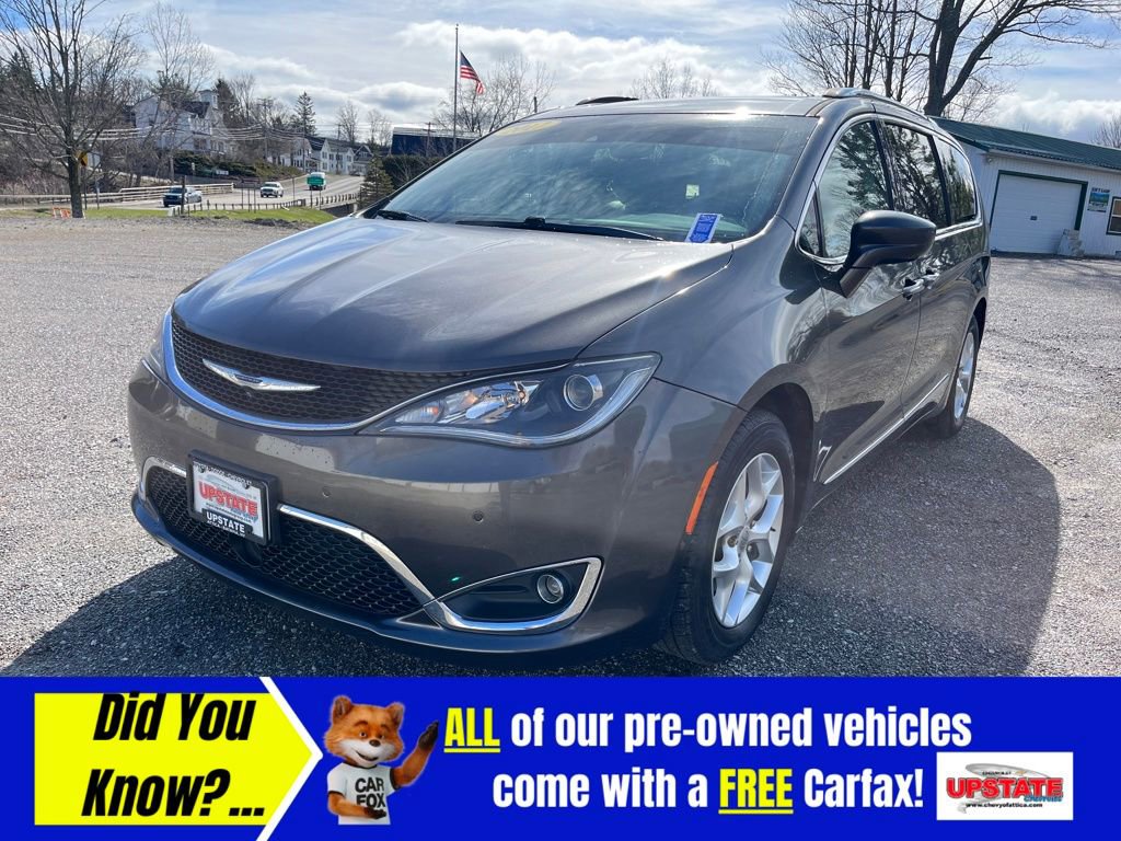 Used 2017 Chrysler Pacifica Touring-L Plus w/ Advanced Safetytec Group image 2