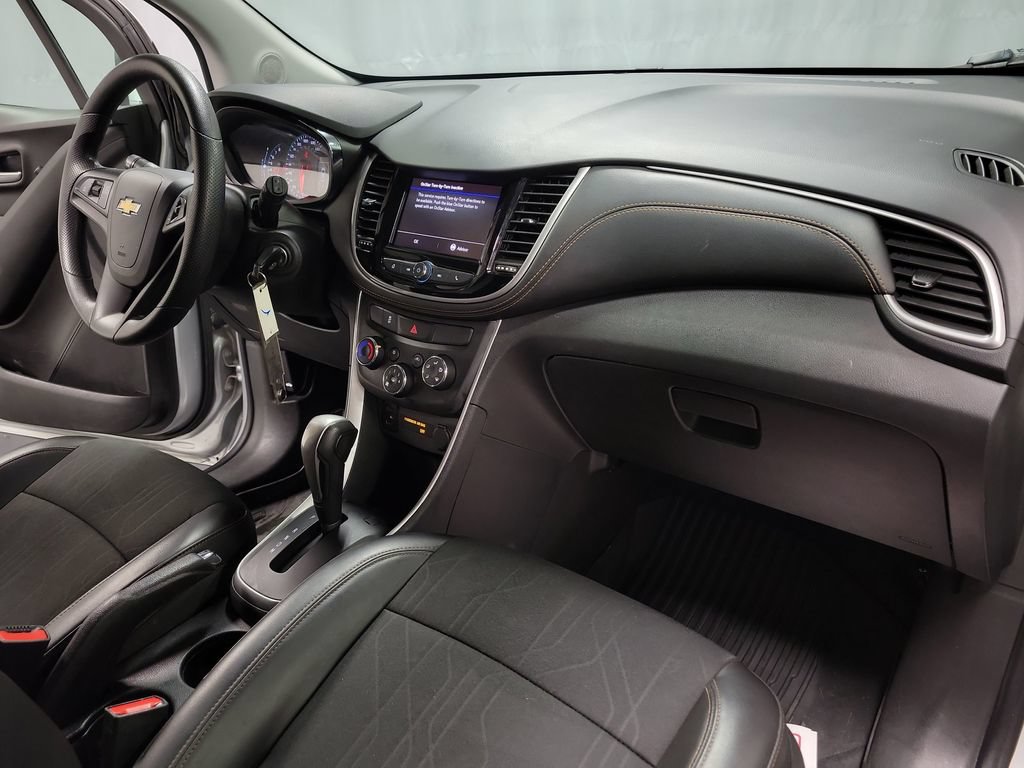 Used 2022 Chevrolet Trax LT FWD image 28