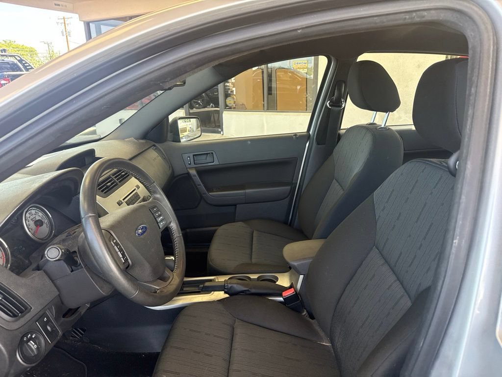 Used 2011 Ford Focus SE w/ 201A Rapid Spec Order Code FWD image 12