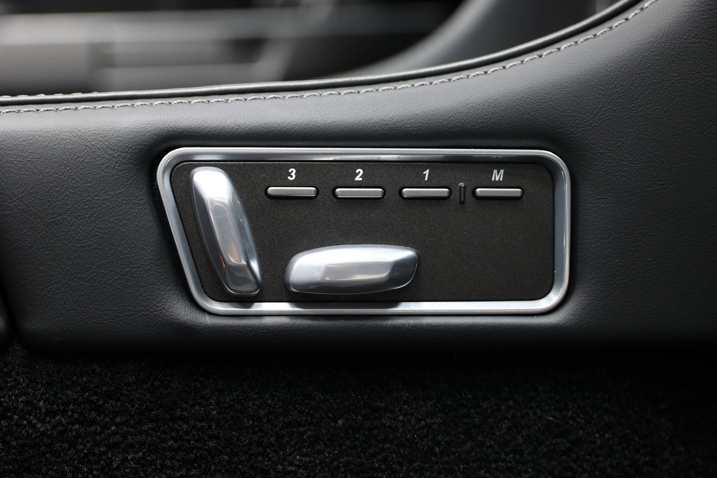 Used 2012 Aston Martin Virage Volante image 82