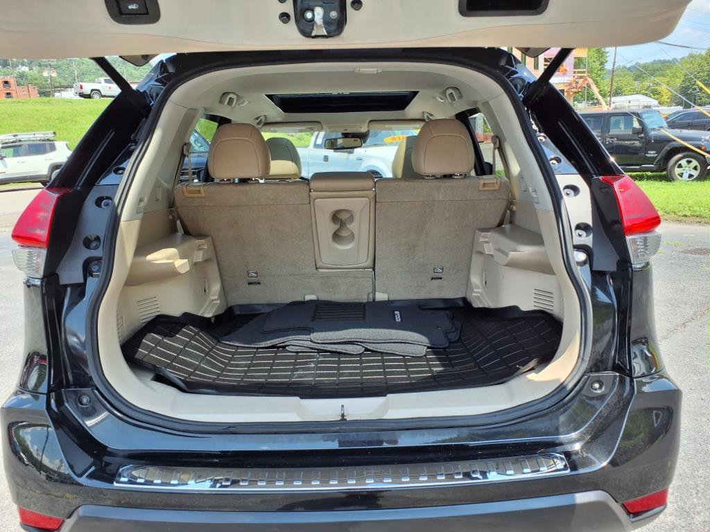 Used 2017 Nissan Rogue SL w/ SL Premium Package image 6