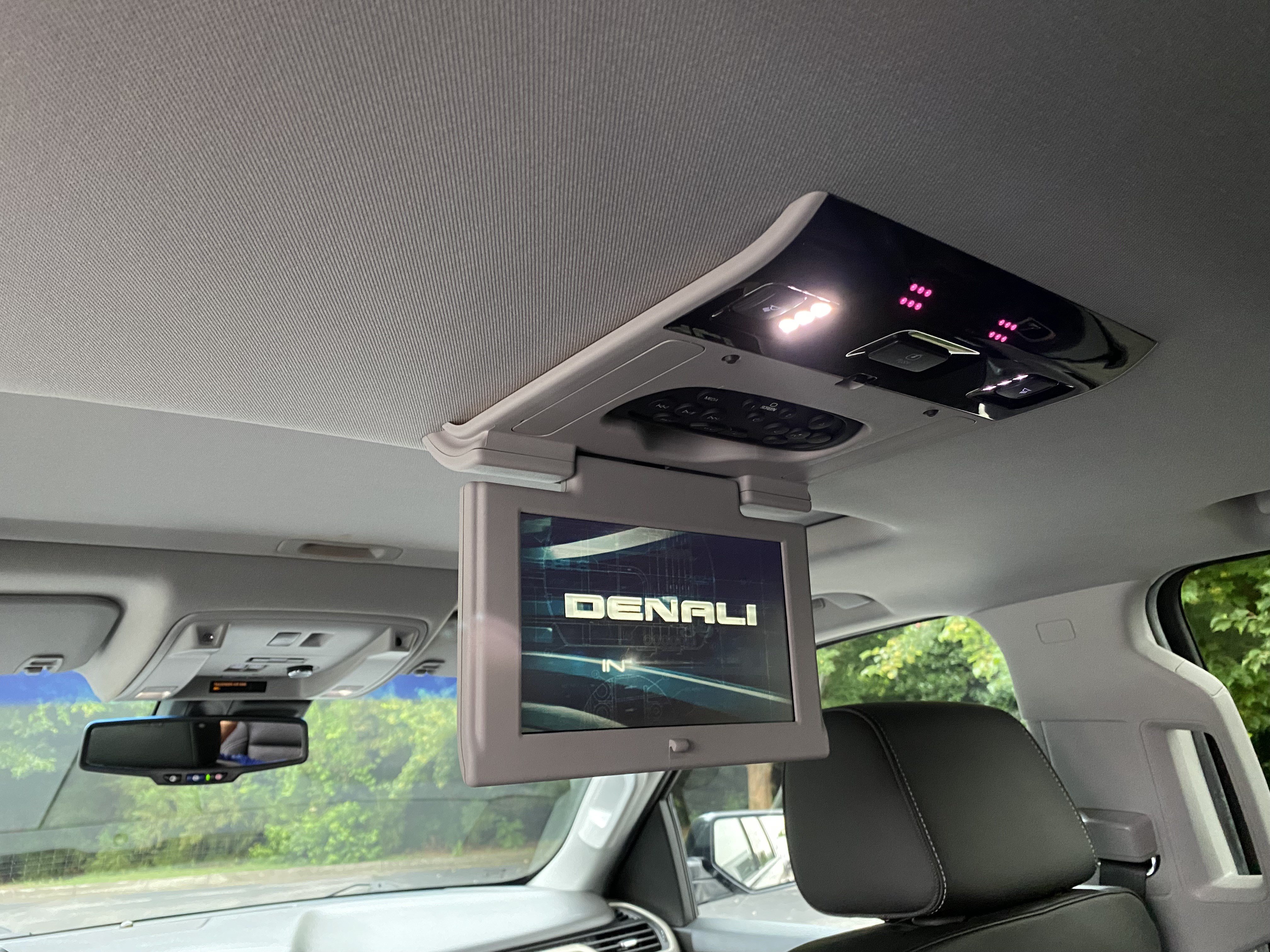 Used 2018 GMC Yukon Denali w/ Denali Ultimate Package AWD/4WD image 36