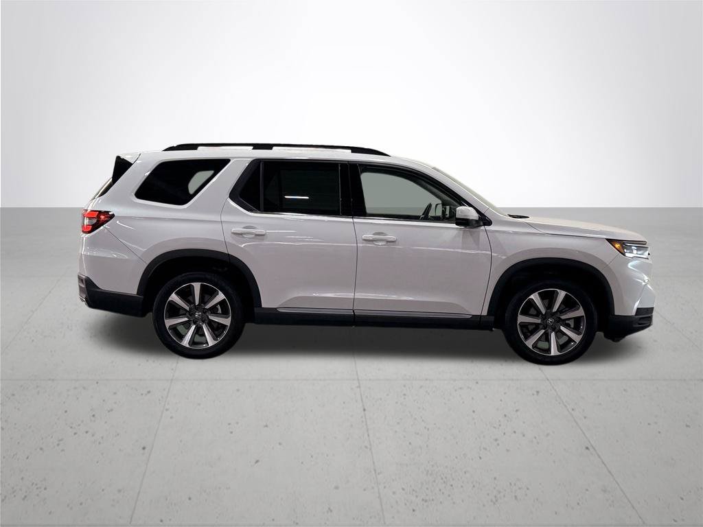Used 2025 Honda Pilot Elite image 9