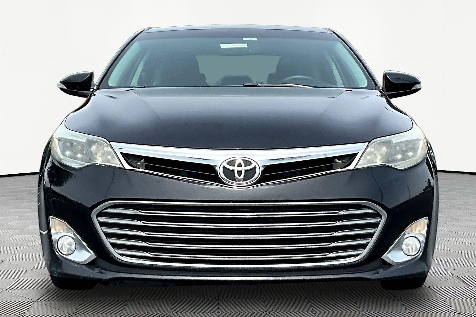 Used 2014 Toyota Avalon XLE Touring FWD image 2
