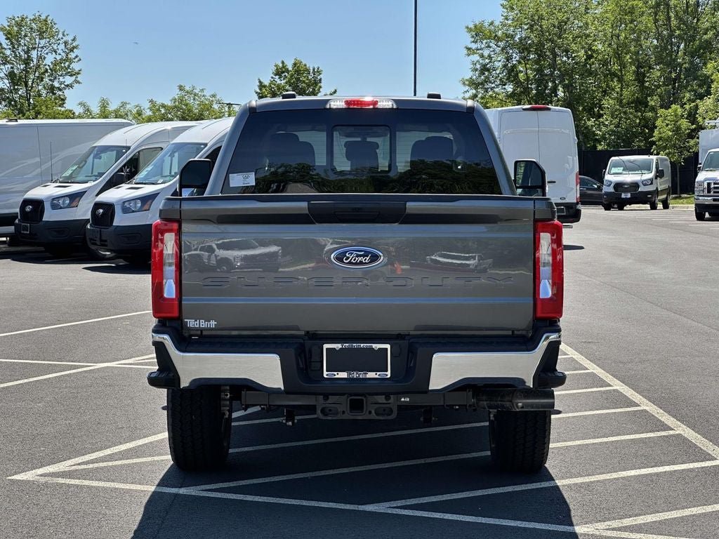 New 2026 Ford F250 XLT w/ FX4 Off-Road Package AWD/4WD image 4