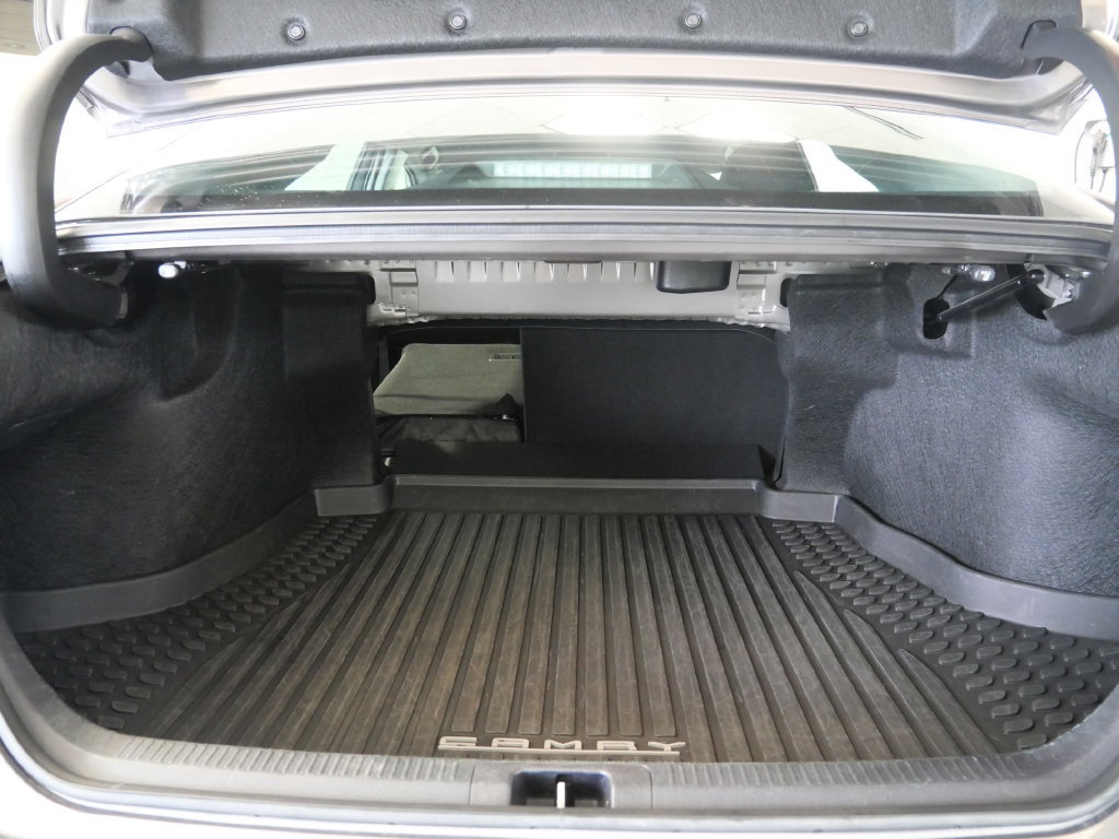 Used 2023 Toyota Camry SE w/ Cold Weather Package FWD image 27