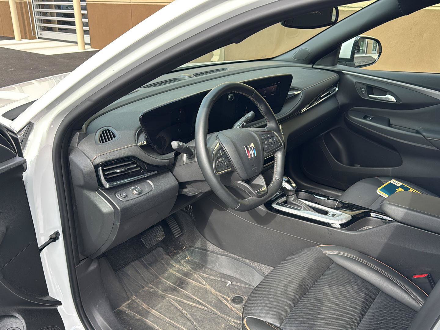 Used 2025 Buick Envista Avenir FWD image 4