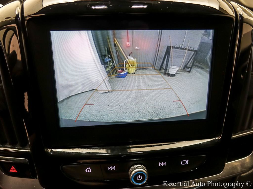 Used 2018 Chevrolet Traverse LT image 17