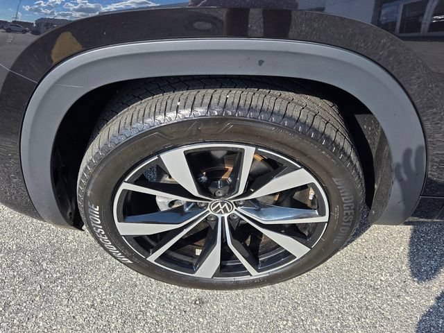 Certified 2025 Volkswagen Atlas SEL Premium R-Line AWD/4WD image 19