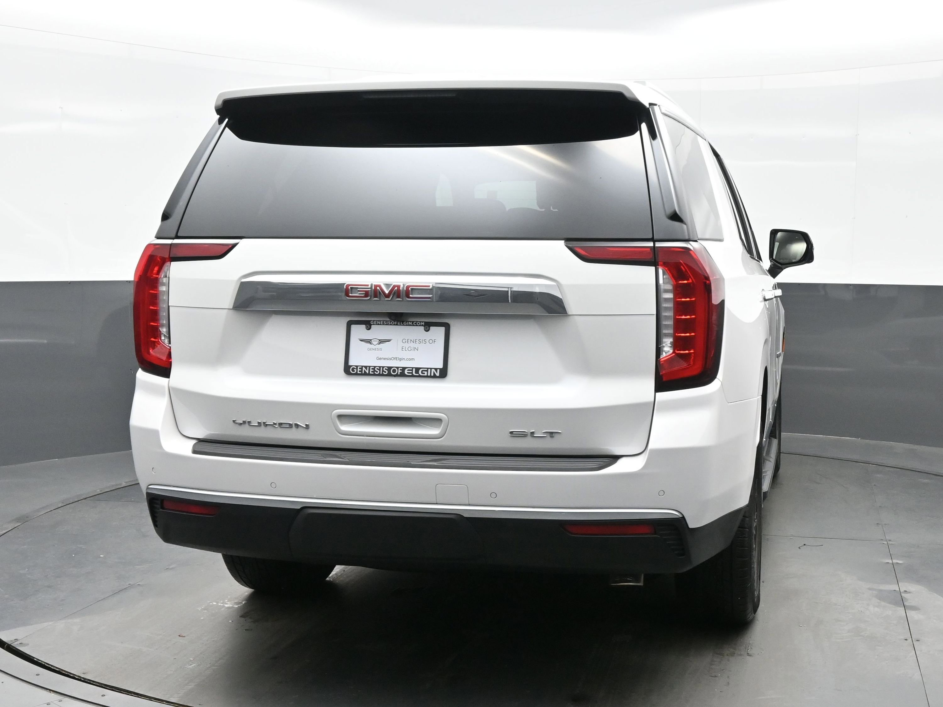 Used 2021 GMC Yukon SLT w/ SLT Premium Package image 5