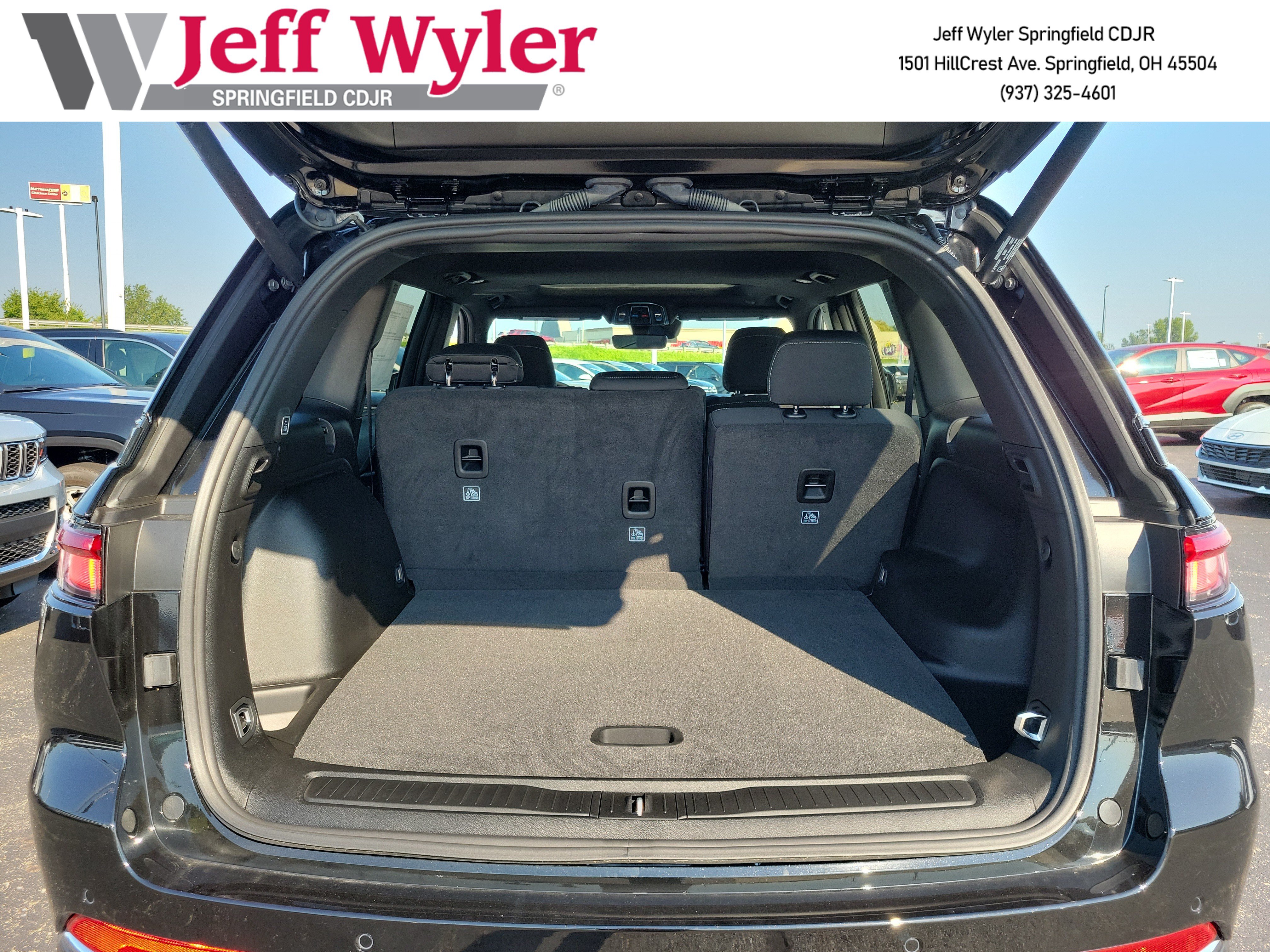 New 2026 Jeep Grand Cherokee Laredo X AWD/4WD image 5