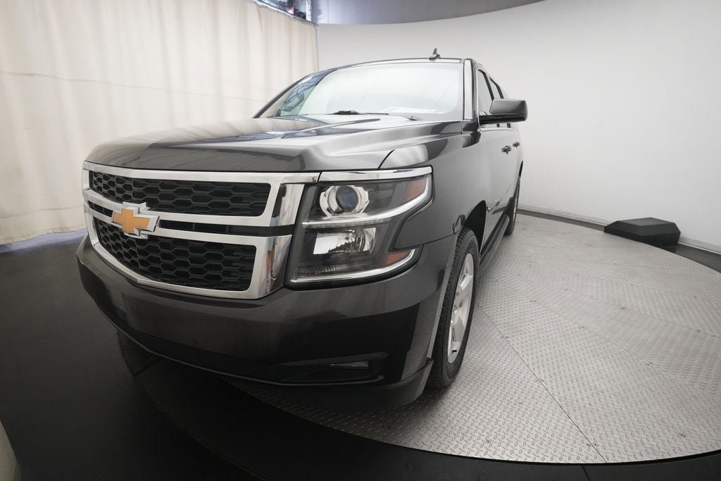 Used 2017 Chevrolet Suburban LT w/ Luxury Package AWD/4WD image 12