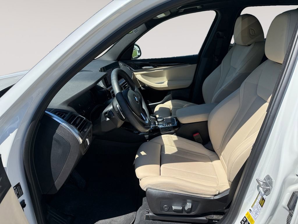 Used 2023 BMW X3 xDrive30i w/ Premium Package AWD/4WD image 2