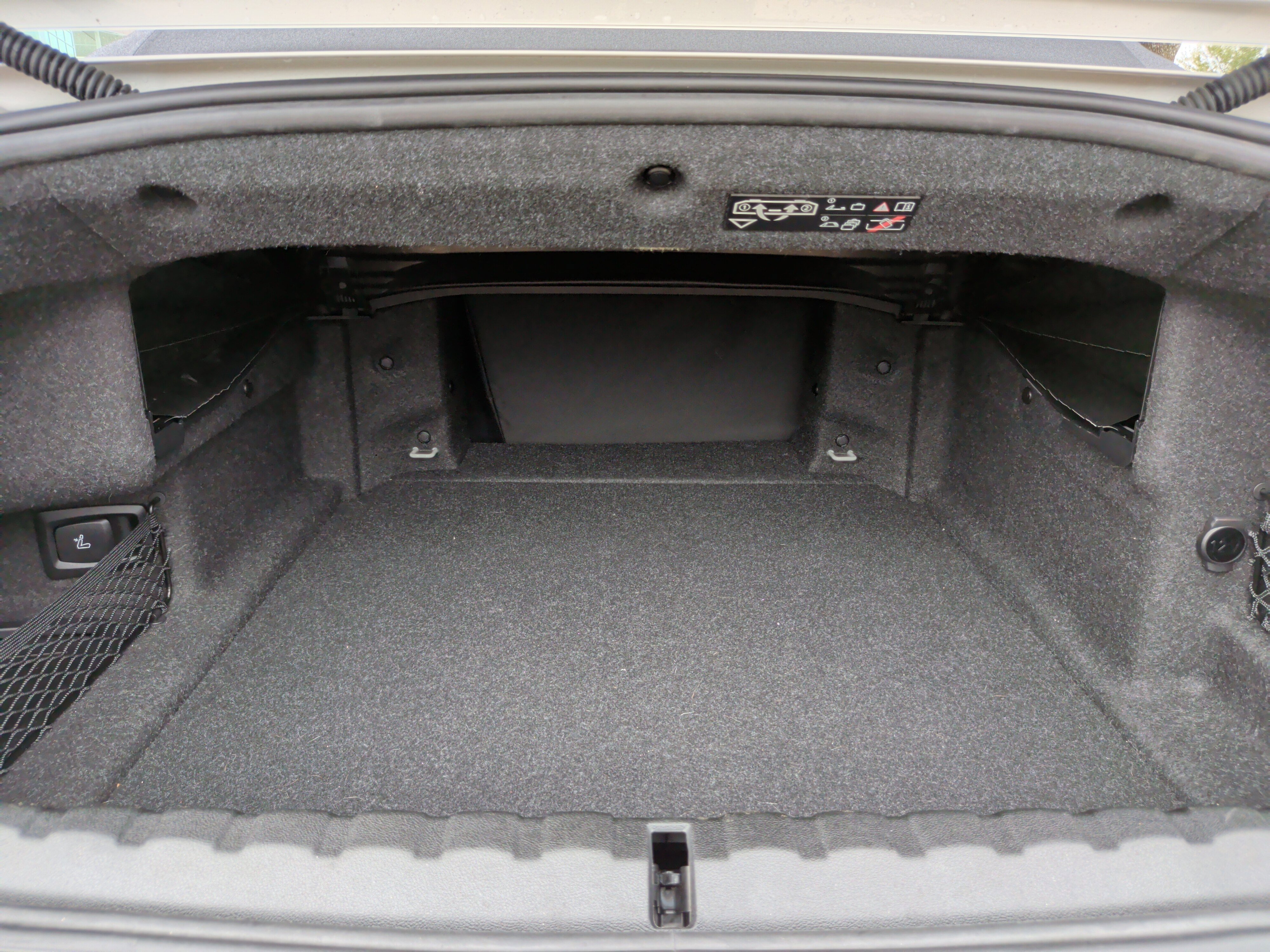 Used 2023 BMW 430i Convertible w/ M Sport Package image 38