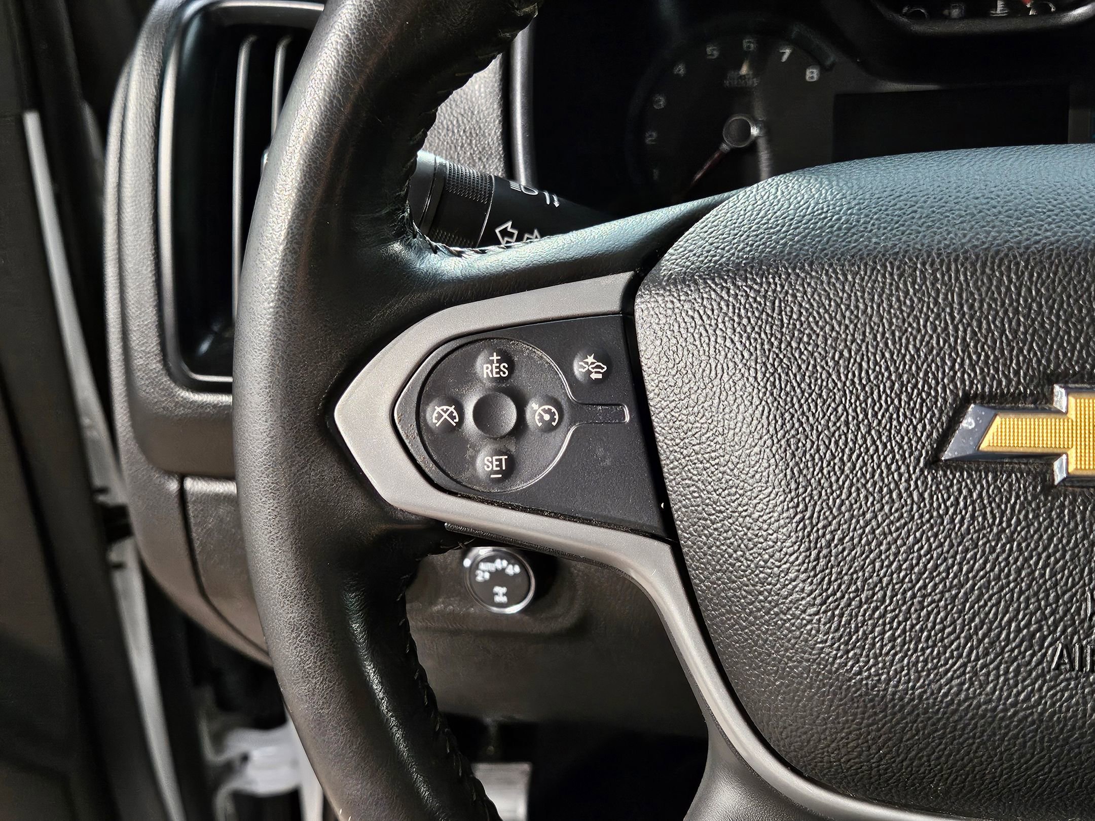 Used 2020 Chevrolet Colorado LT w/ Safety Package image 15