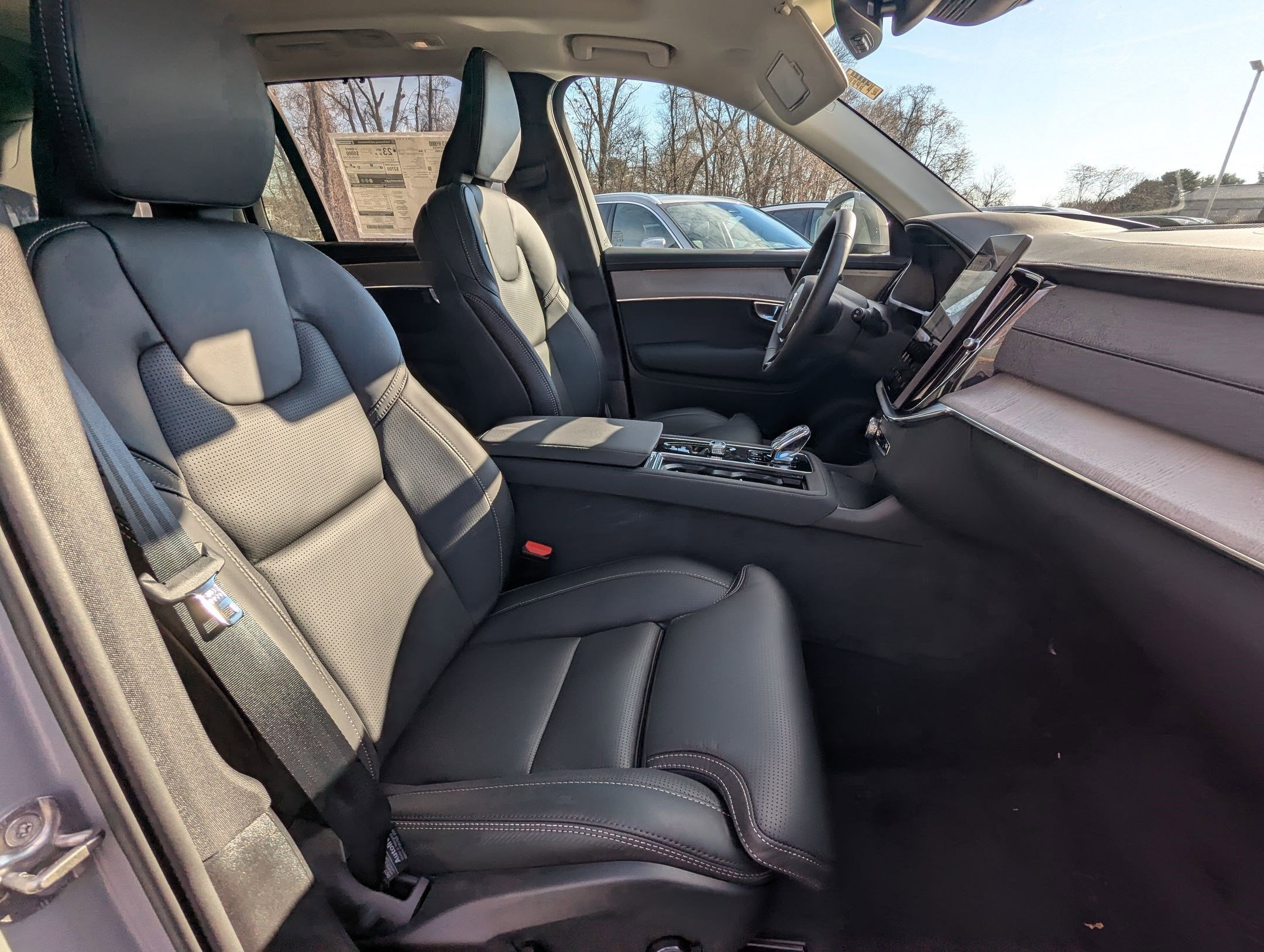 New 2026 Volvo XC90 B6 Ultra w/ Protection Package image 23